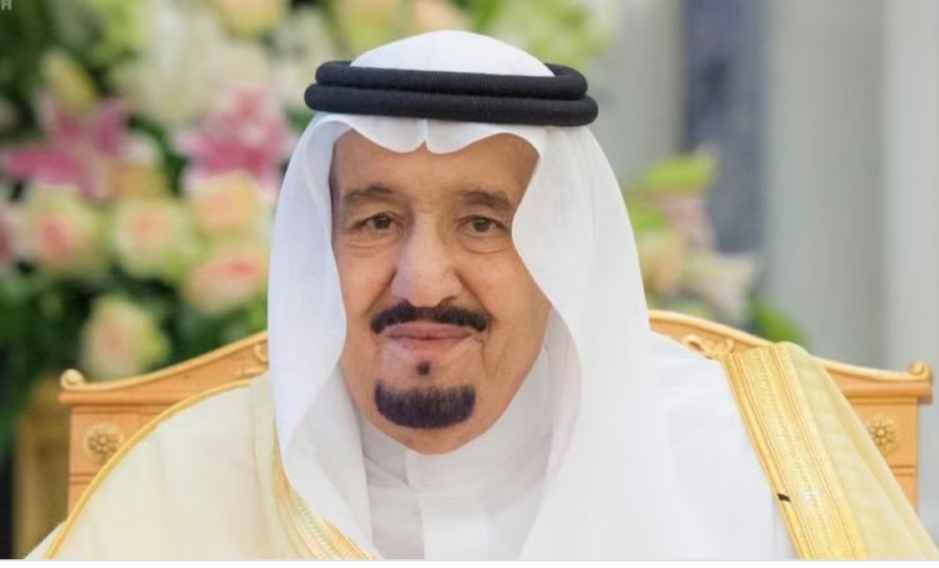 خادم الحرمين الشريفين يوجه بناءً على ما رفعه ولي العهد بتمديد العمل ببرنامج "حساب المواطن" والدعم الإضافي للمستفيدين لعام كامل