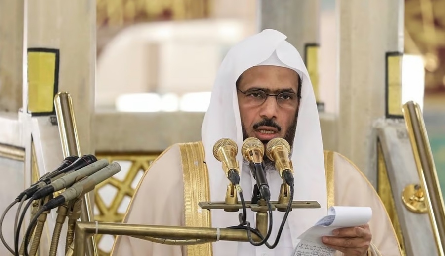 إمام المسجد النبوي: العشر الأواخر من رمضان.. كنوز الرحمة والمغفرة تتجلى في ليالي النور إمام المسجد النبوي: العشر الأواخر من رمضان.. كنوز الرحمة والمغفرة تتجلى في ليالي النور