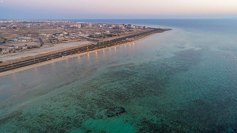 شواطئ أملج تشهد إقبالاً كبيرًا من أهالي وزوار المحافظة شواطئ أملج تشهد إقبالاً كبيرًا من أهالي وزوار المحافظة