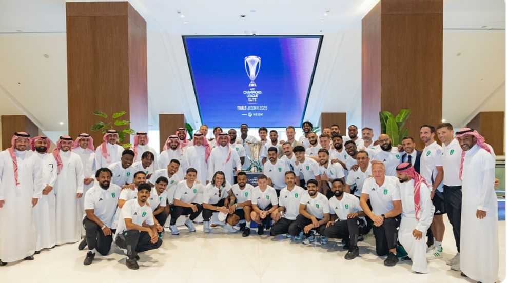 وزير الرياضة يستقبل فريق الأهلي بعد تتويجه بلقب كأس دوري أبطال آسيا للنخبة
