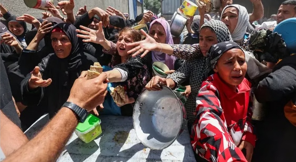 إسرائيل تعلن السماح بدخول مواد غذائية إلى غزة بعد بدء عملية برية جديدة