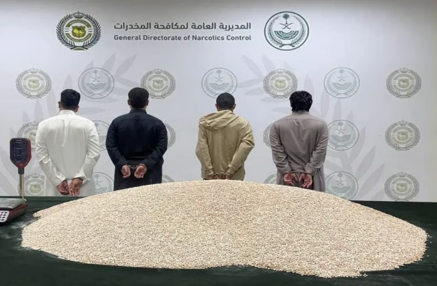 ضبْط شحنة طاولات ملغمة بـ 1.5 مليون قرص "أمفيتامين" والإيقاع بمُستقبليها بالرياض والشرقية