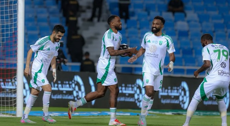 الأهلي يتغلب على الرياض.. العروبة يضرب التعاون بثلاثية.. والشباب يعود بثنائية من أرض الفيحاء الأهلي يتغلب على الرياض.. العروبة يضرب التعاون بثلاثية.. والشباب يعود بثنائية من أرض الفيحاء