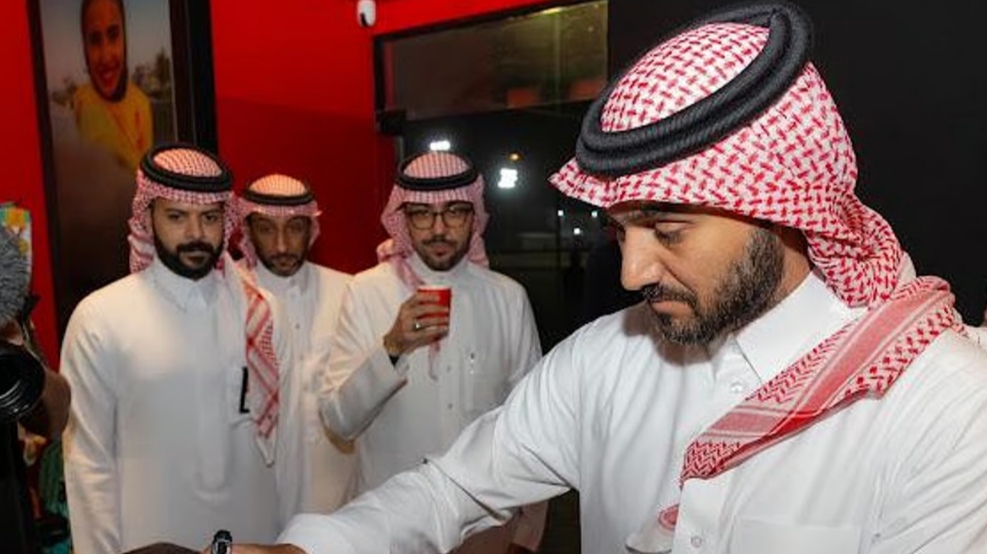 وزير الرياضة يزور مرافق نادي القادسية وملاعب السيدات.. ويطّلع على تطورات البنية الرياضية