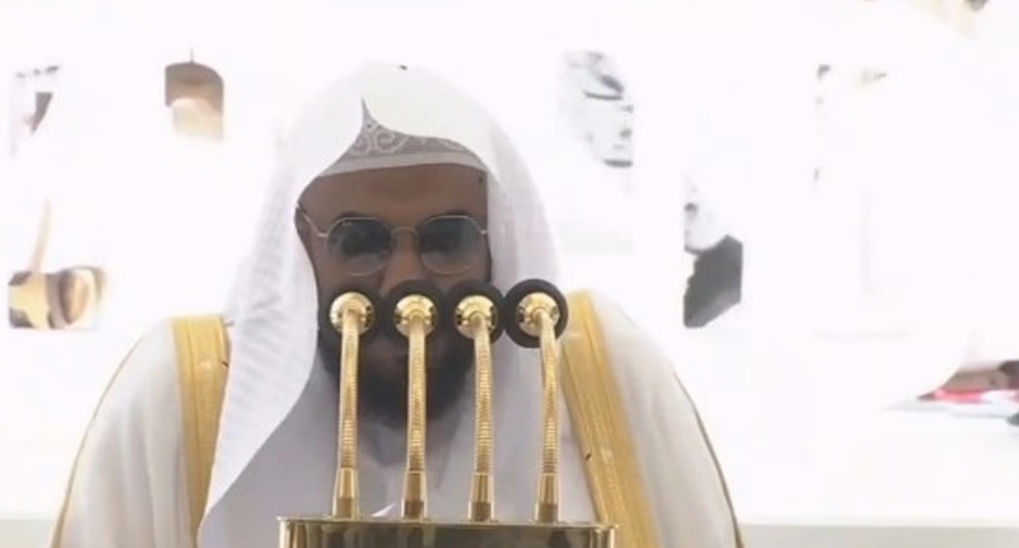 الجهني في خطبة الجمعة بالحرم المكي: أوصي الحجاج بالسكينة والرفق وتجنب الأذى والضرر بالآخرين