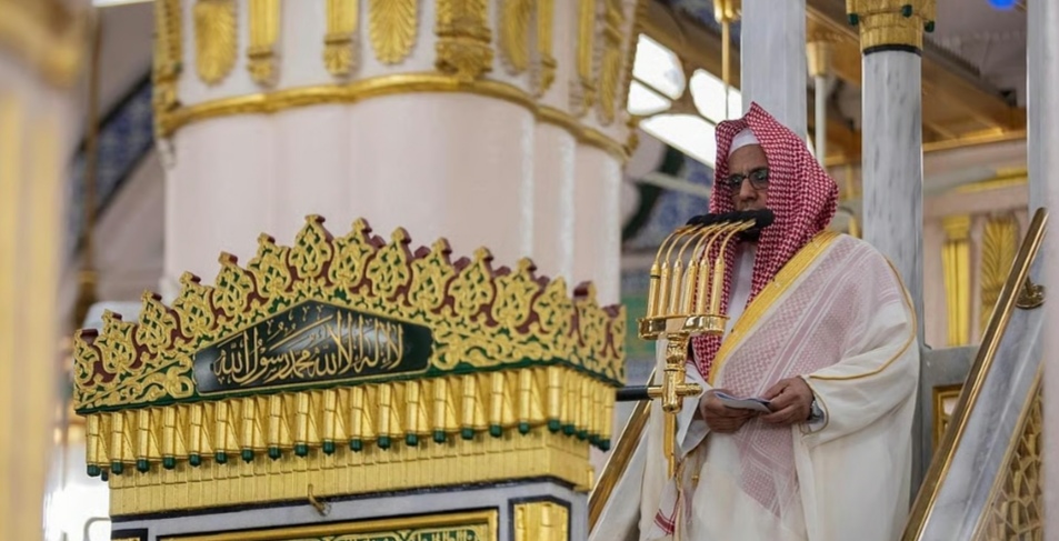 آل الشيخ في خطبة الجمعة: تعاقب الأعوام موعظة للمؤمن.. والسعيد من تزوّد قبل فوات الأوان