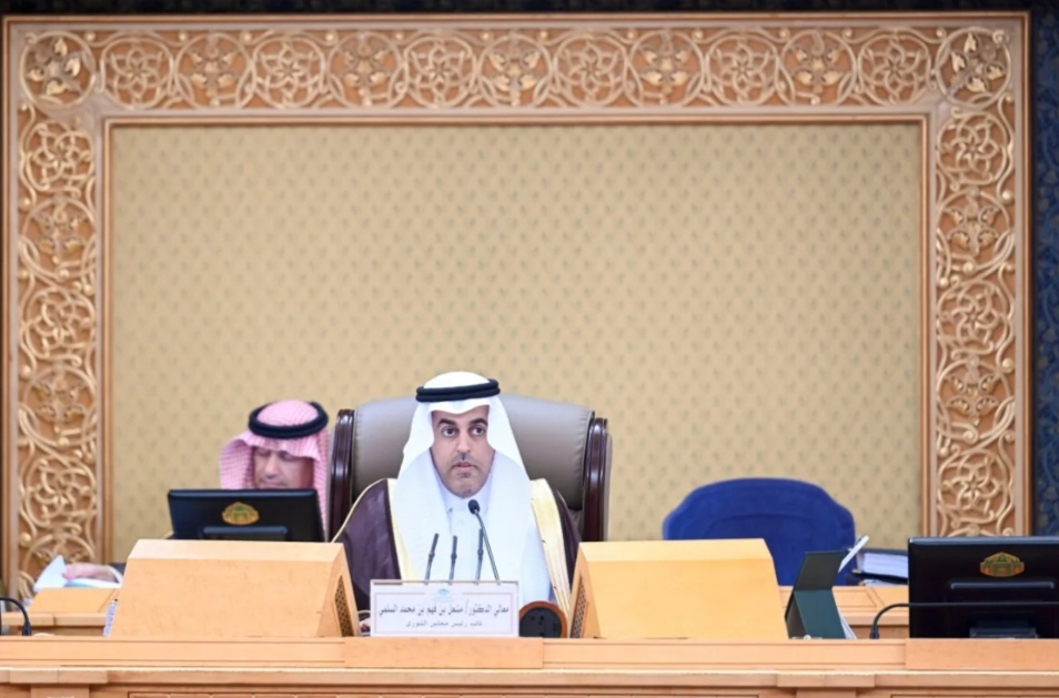 "الشورى" يطالب "التعليم" بإعادة النظر في العام الدراسي المطوّل