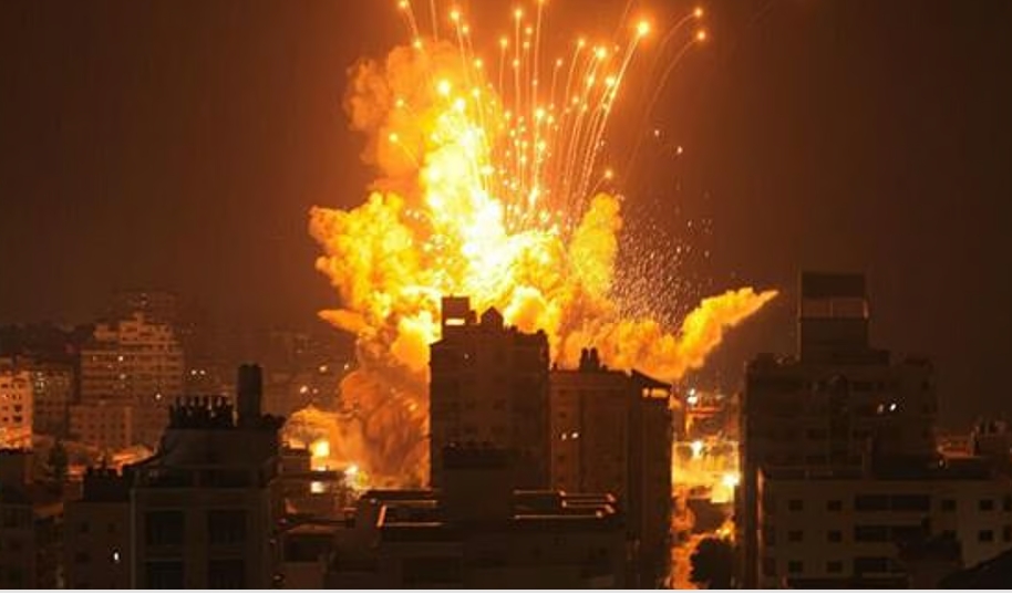 100 شهيد خلال 24 ساعة.. قصف إسرائيلي عنيف يحصد أرواح الفلسطينيين في غزة