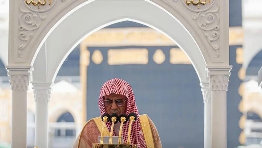 خطيب الحرم: الشكر يكون بالقلب واللسان والعمل.. والغفلة تُعرض النعم للزوال خطيب الحرم: الشكر يكون بالقلب واللسان والعمل.. والغفلة تُعرض النعم للزوال