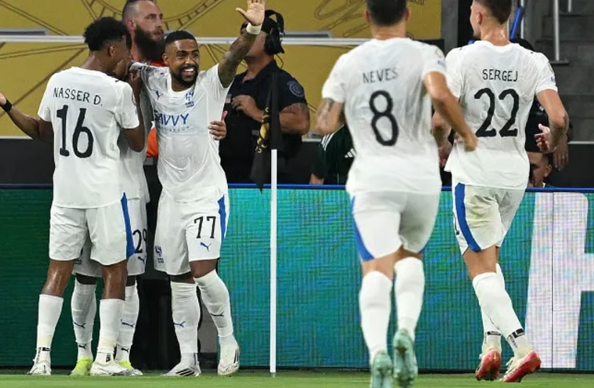 الهلال يبلغ ثمن نهائي مونديال الأندية.. ضاربًا موعدًا مع مانشستر الهلال يبلغ ثمن نهائي مونديال الأندية.. ضاربًا موعدًا مع مانشستر