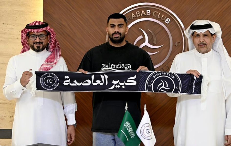 القادم من نادي الاتحاد.. الشباب يوقّع رسميًا مع "المحاسنة" القادم من نادي الاتحاد.. الشباب يوقّع رسميًا مع "المحاسنة"