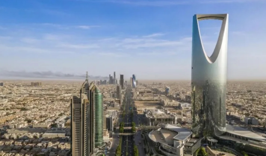 أمانة الرياض تنفذ 13 مشروعًا لتطوير الشوارع والطرق أمانة الرياض تنفذ 13 مشروعًا لتطوير الشوارع والطرق