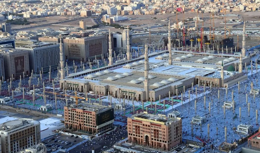 الثبيتي في خطبة الجمعة: التفاخر والتكبّر اعتراض على أقدار الله