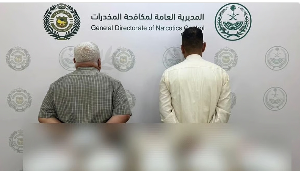 142 كجم "شبو" في قبضة الأمن.. عملية مشتركة تُسقط مروّجين داخل حافلة دولية