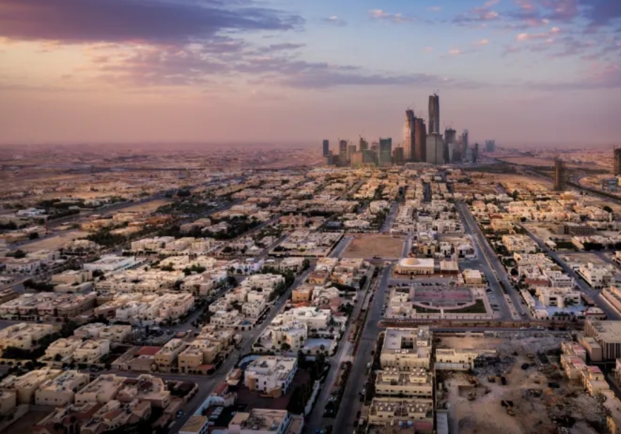 تعويض ملاك العقارات المنزوعة بقيمتها السوقية وزيادة 20%