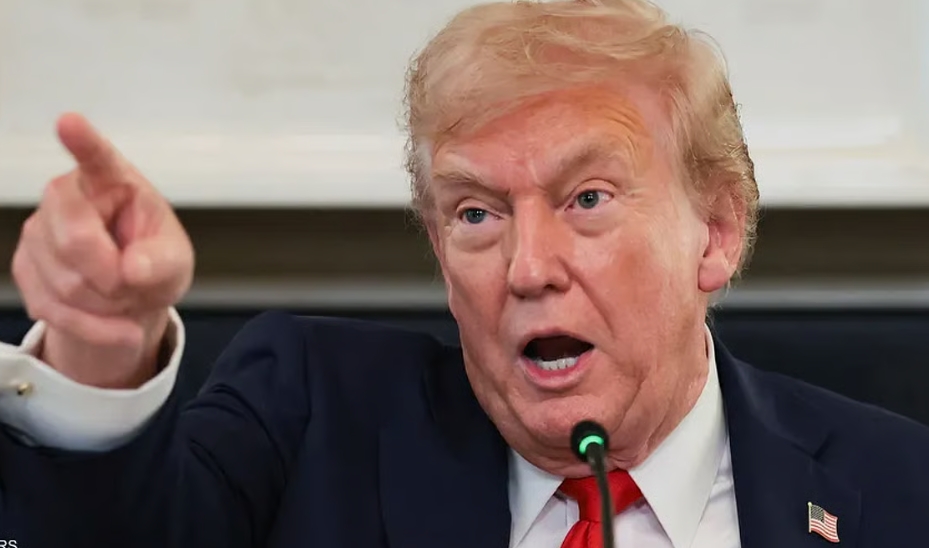 "ترامب" يعلن توقيع المرحلة الأولى من خطة السلام بين إسرائيل وحماس: إطلاق الرهائن قريبًا وسحب القوات "ترامب" يعلن توقيع المرحلة الأولى من خطة السلام بين إسرائيل وحماس: إطلاق الرهائن قريبًا وسحب القوات