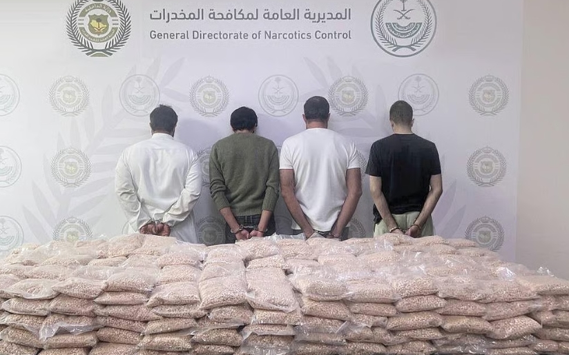 مخبأة في شحنة مكسّرات.. ضبط أكثر من مليوني قرص من مادة الإمفيتامين المخدر بمنطقة الرياض