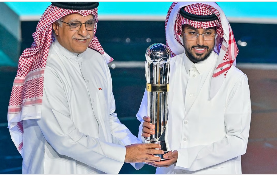سالم الدوسري يتوّج بجائزة أفضل لاعب في آسيا 2025