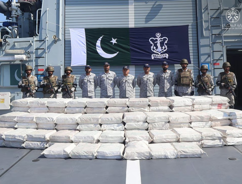 "المصمك" .. قوة الواجب المختلطة CTF-150 بقيادة القوات البحرية السعودية تُحبط تهريب شحنة مخدرات ضخمة "المصمك" .. قوة الواجب المختلطة CTF-150 بقيادة القوات البحرية السعودية تُحبط تهريب شحنة مخدرات ضخمة