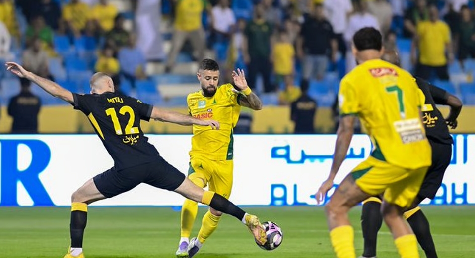 دوري روشن للمحترفين: في الأوقات القاتلة.. الاتحاد يتعادل مع الخليج في مباراة دراماتيكية