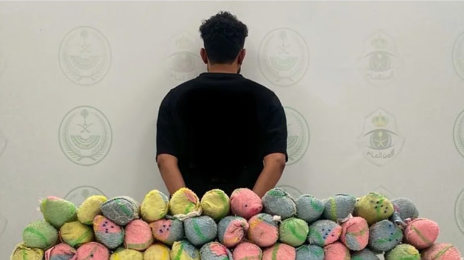 "أمن الطرق" في عسير يضبط مواطنًا بحيازته 68 كيلوجرامًا من القات المخدر