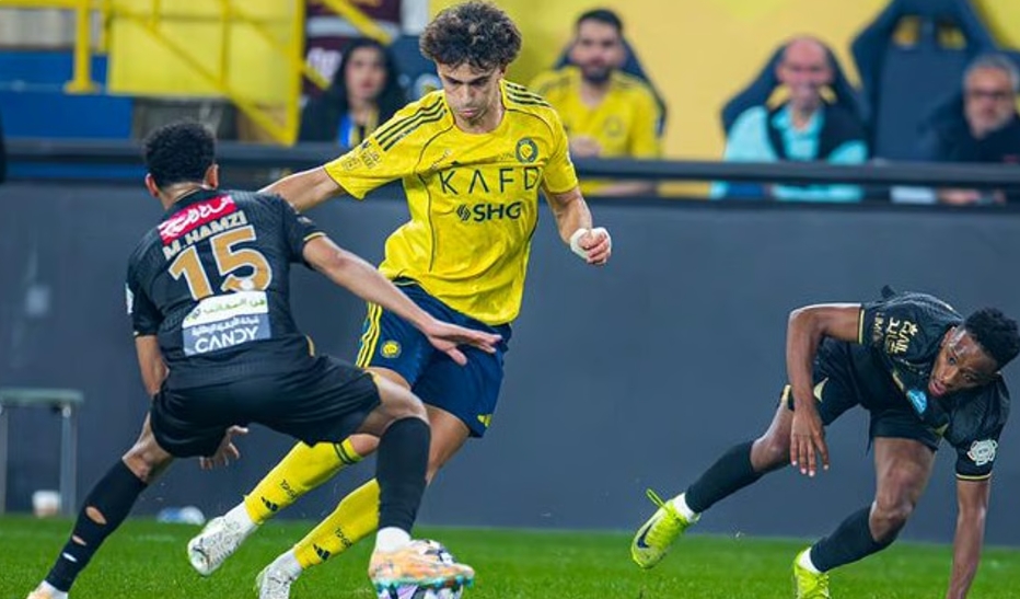 برباعية وهدف سينمائي لـ"رونالدو".. النصر يعبر الخليج ويتربّع على القمة