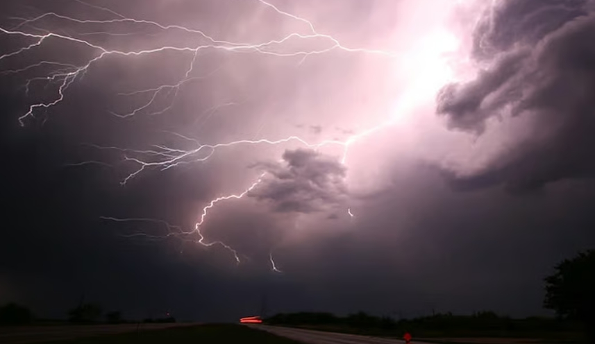 "الأرصاد": توقعات بهطول أمطار رعدية متفاوتة الغزارة على معظم مناطق المملكة