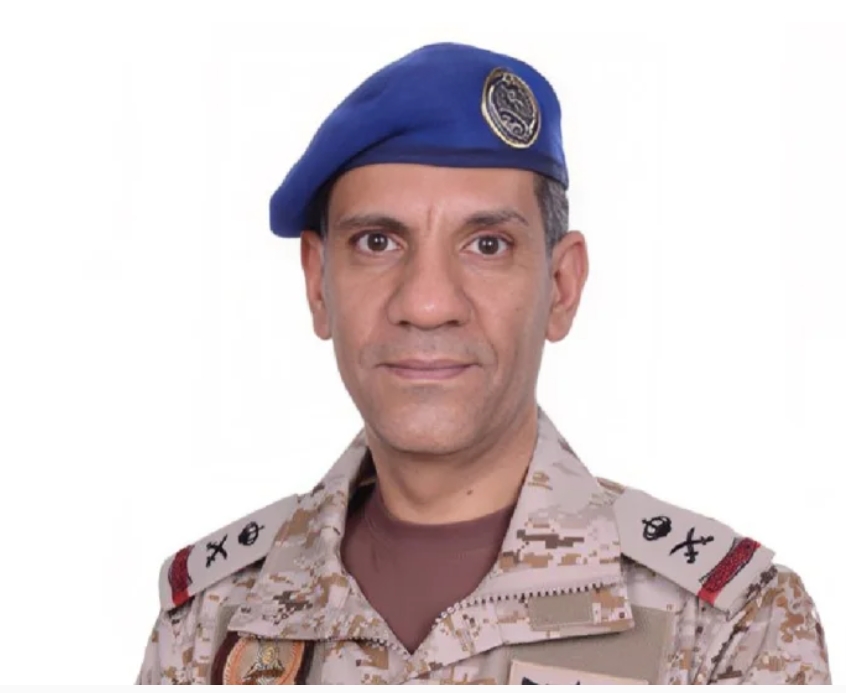 قوات التحالف: دخول سفينتين ميناء المكلا دون تصريح ونقلهما أسلحة تم رغم التحذير المسبق