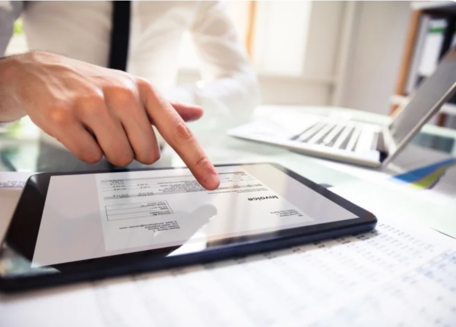 اعتماد نطاق السلع الانتقائية ومعايير احتساب ضريبة "المحلاة"