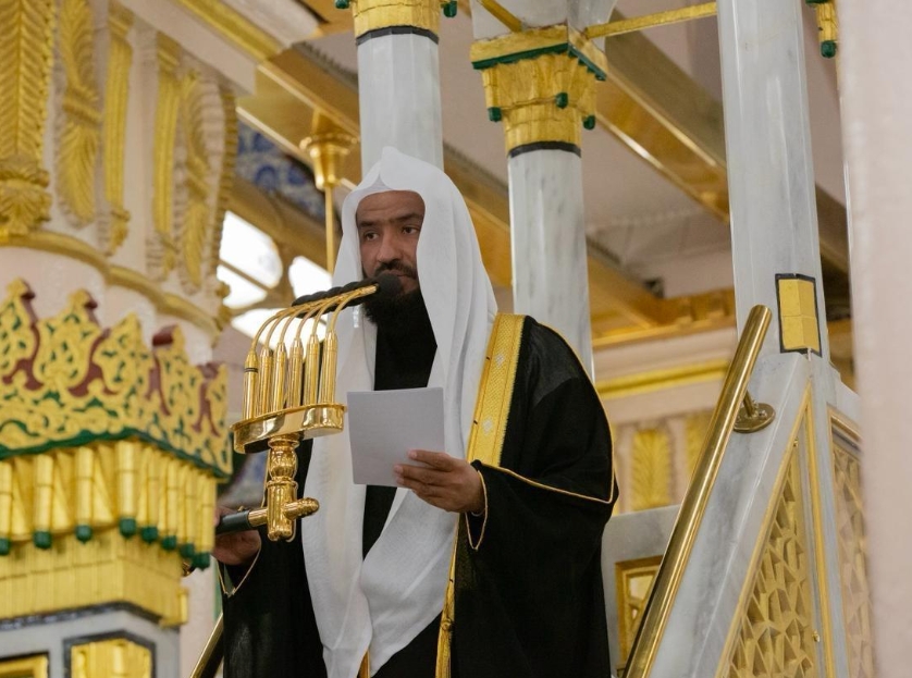 مؤكدًا أن الماء أصل الحياة.. إمام المسجد النبوي يدعو للتفكر في نعم الله وشكر نعمة الغيث