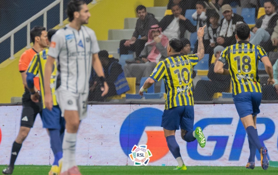 التعاون يهزم الشباب بثنائية ويعمّق أزمته في دوري روشن