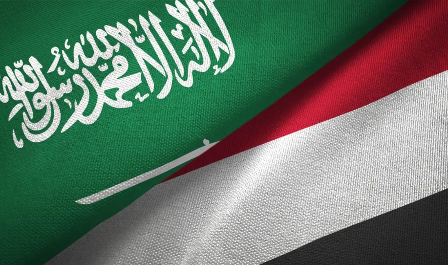 السعودية تعلن دعماً مالياً جديداً لليمن يشمل تعزيز الميزانية وصرف رواتب الموظفين لتخفيف الأعباء المعيشية