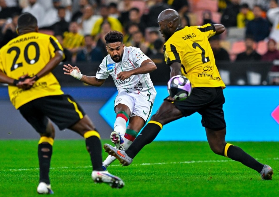 الاتفاق يهزم الاتحاد بهدف الغنام ويزاحمه على مراكز الوسط