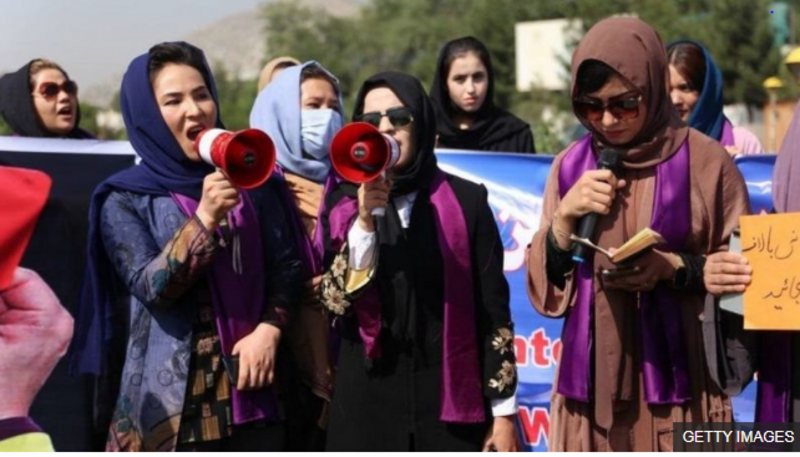 "تعبنا نريد حياة طبيعية".. "طالبان" تفرق بالقوة 3 مظاهرات في كابول
