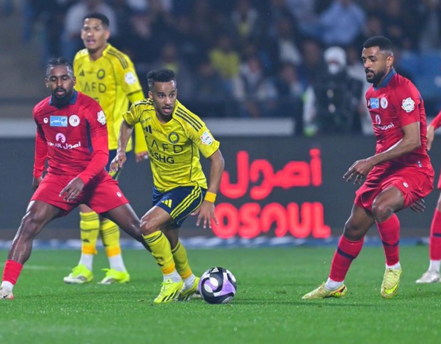 النصر يهزم ضمك بثنائية غريب ورونالدو ويستعيد وصافة دوري روشن