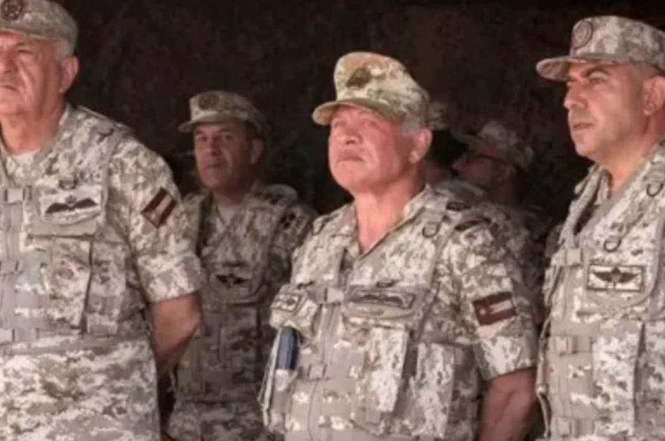 الملك عبدالله الثاني يوجّه بإعادة هيكلة الجيش الأردني