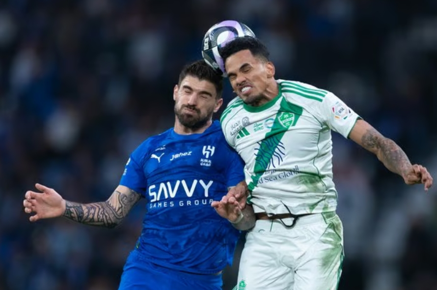 تعادل سلبي يحسم كلاسيكو الهلال والأهلي والزعيم يحافظ على الصدارة