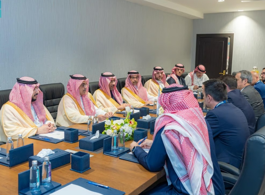 وزير الصناعة يبحث مع «إيرباص هليكوبترز» توطين صناعة الطيران بالمملكة