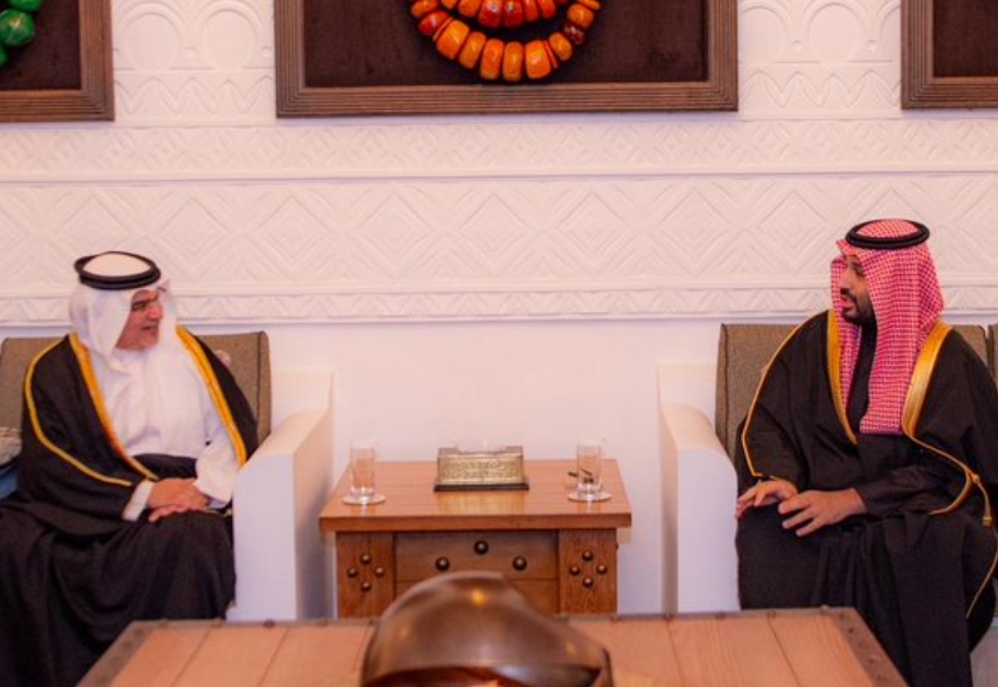 ولي العهد يستعرض العلاقات مع ولي عهد البحرين في الدرعية
