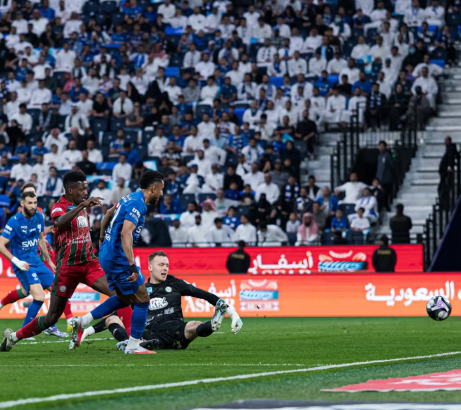 الهلال يعزز صدارته لدوري روشن بثنائية في شباك الاتفاق