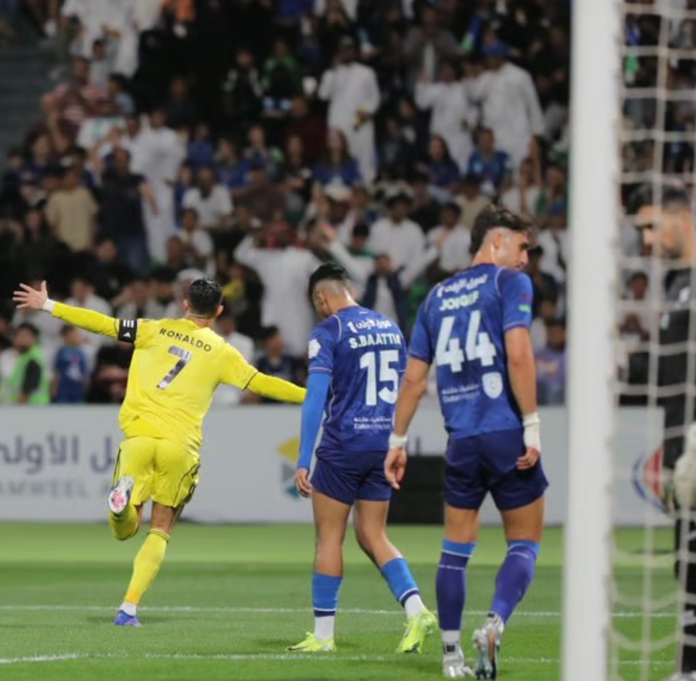 رونالدو يقود النصر لعبور الفتح بثنائية ومواصلة مطاردة الهلال
