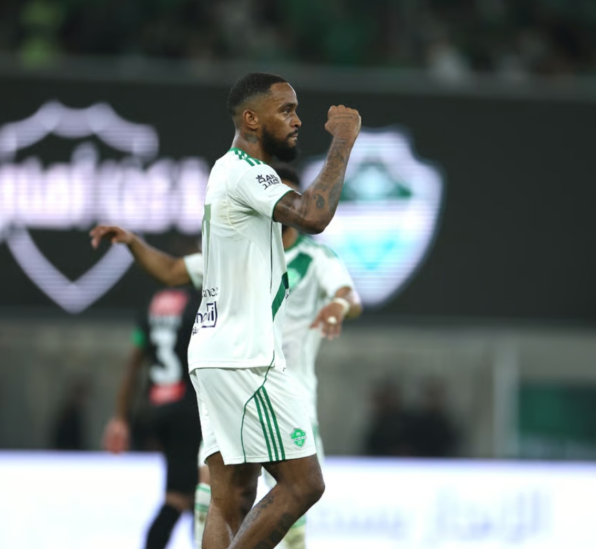 في افتتاح جولة يوم التأسيس وبرباعية.. الأهلي يقلب الطاولة أمام النجمة ويصعد للوصافة