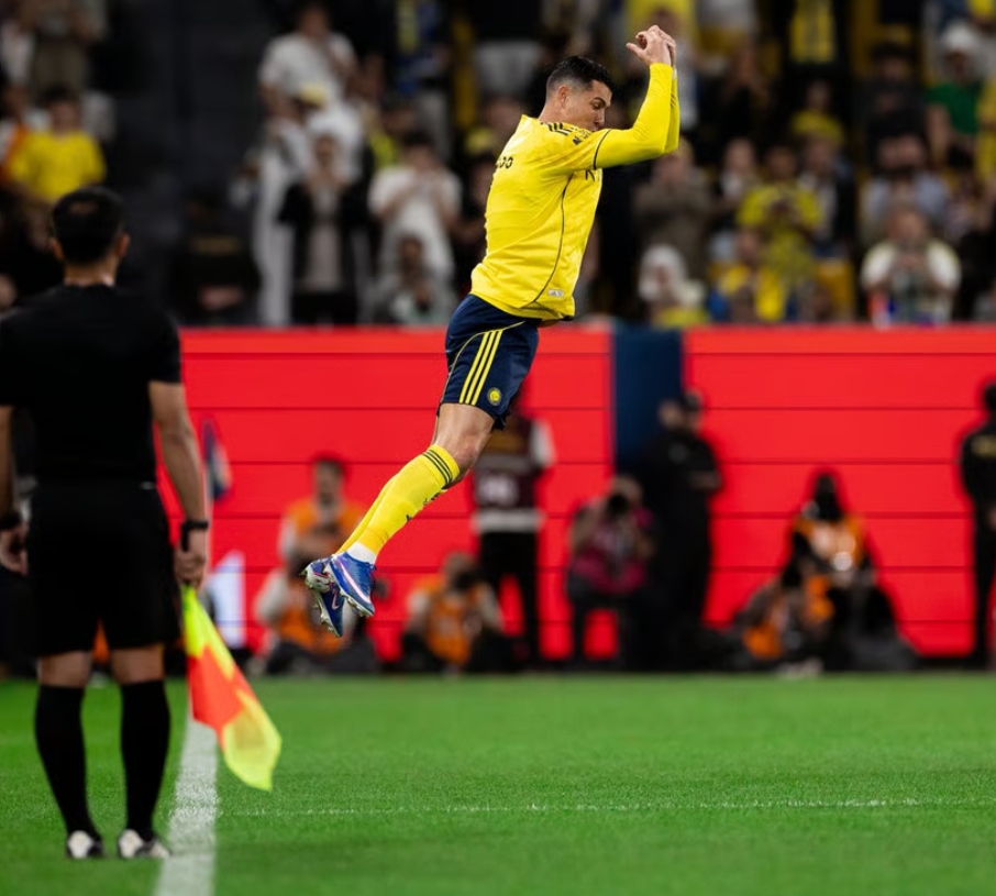 جولة يوم التأسيس: النصر يكتسح الحزم برباعية نظيفة ويتصدر دوري روشن