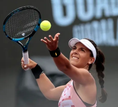 الخسارة أو القتل.. ستيفانيني تتعرض لتهديدات من المقامرين