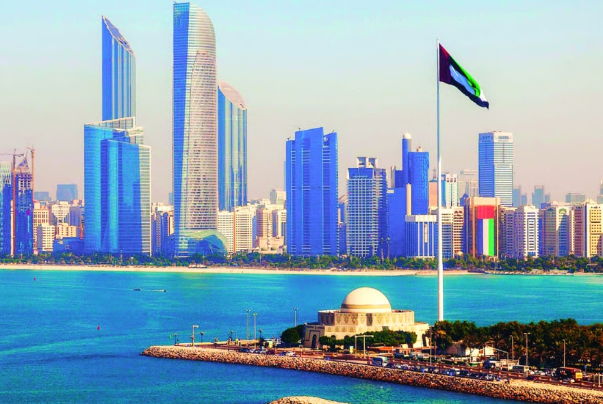 أبو ظبي: إصابة 6 مقيمين جراء سقوط شظايا في موقعين بمنطقة أيكاد 2