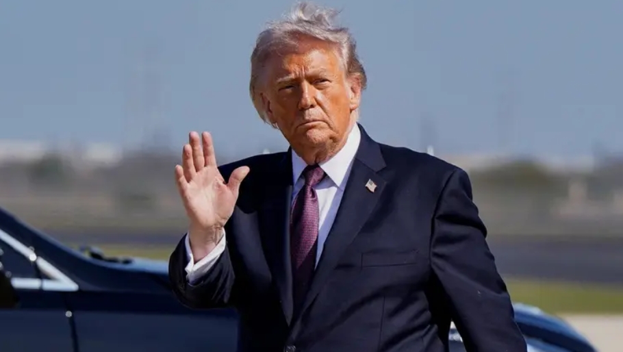 ترامب يشترط «الاستسلام غير المشروط» لأي اتفاق مع إيران ويتحدث عن تدمير قدراتها العسكرية