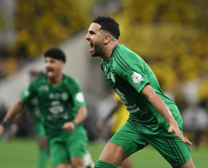 الأهلي يحسم ديربي جدة بثلاثية في شباك الاتحاد وينتزع صدارة دوري روشن