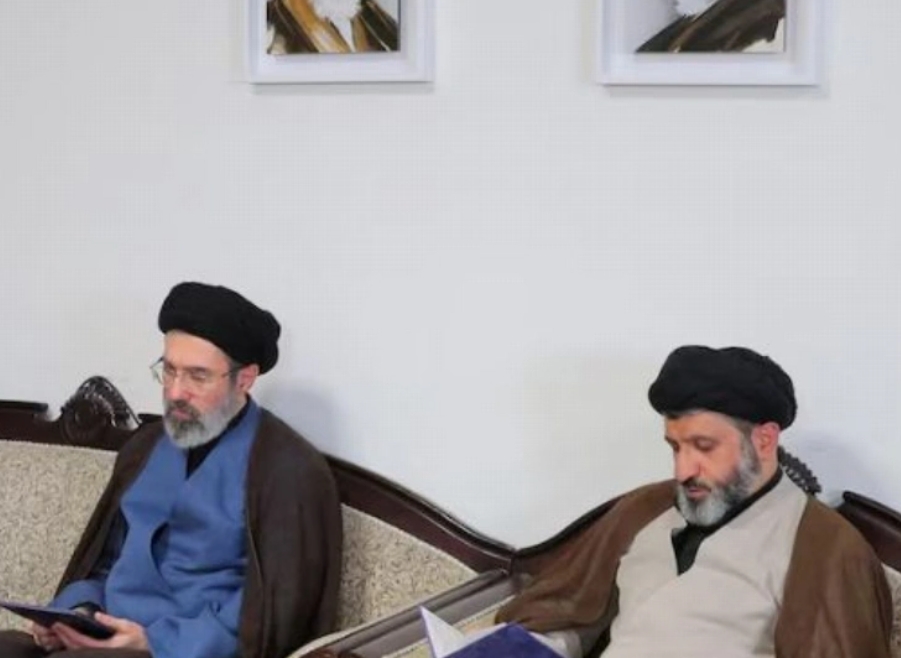 إيران تختار مجتبى خامنئي زعيما أعلى خلفا لوالده