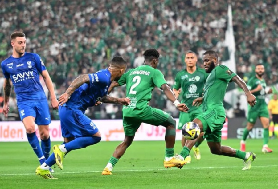 الهلال يحسم كلاسيكو الأهلي بركلات الترجيح ويتأهل لملاقاة الخلود في نهائي كأس الملك