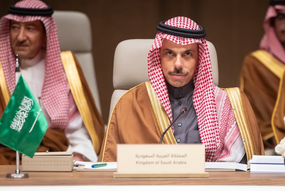 فيصل بن فرحان يحذر طهران: حساباتكم تجاه الخليج "خاطئة وخطيرة".. ولن نقبل الابتزاز